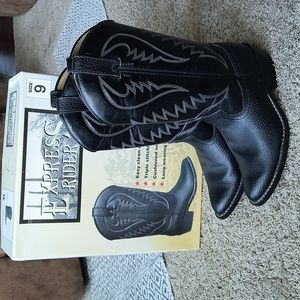 Express Rider Trivette Size 9